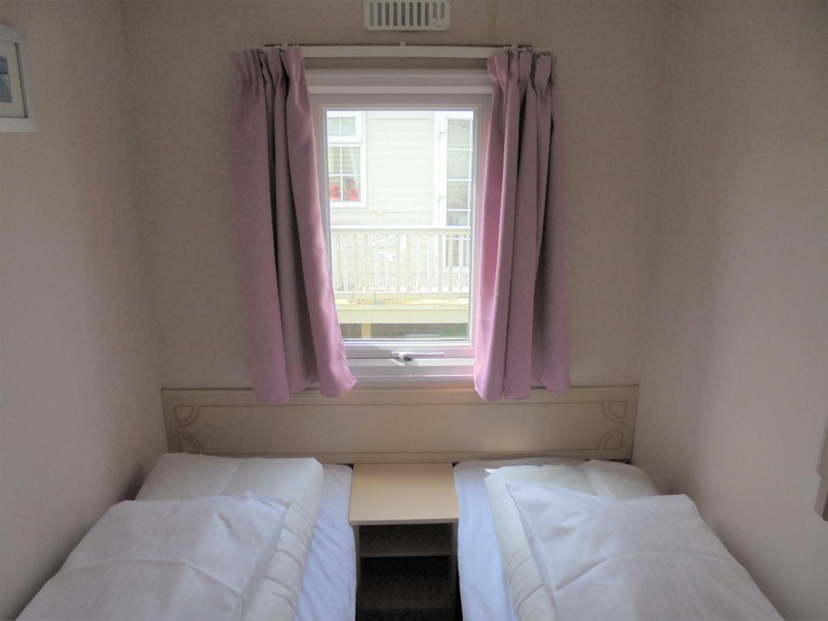 Golden Sands: Mirage Iiii:- 6 Berth, Access To The Beach 英戈尔德梅尔斯 外观 照片